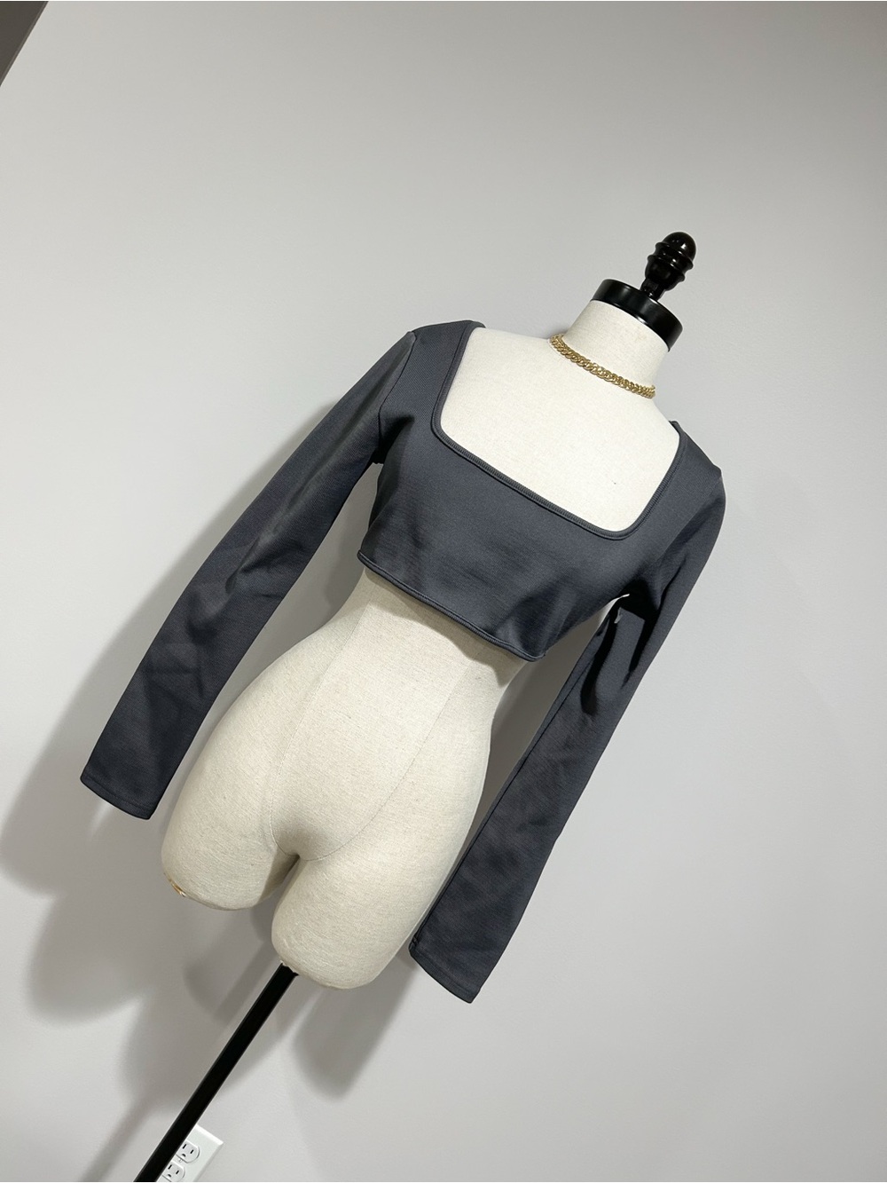 PrettyLittleThing Charcoal Gray Square Neck Long Sleeve Crop Top